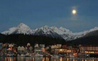 Totem Square Hotel And Marina Sitka Extérieur photo